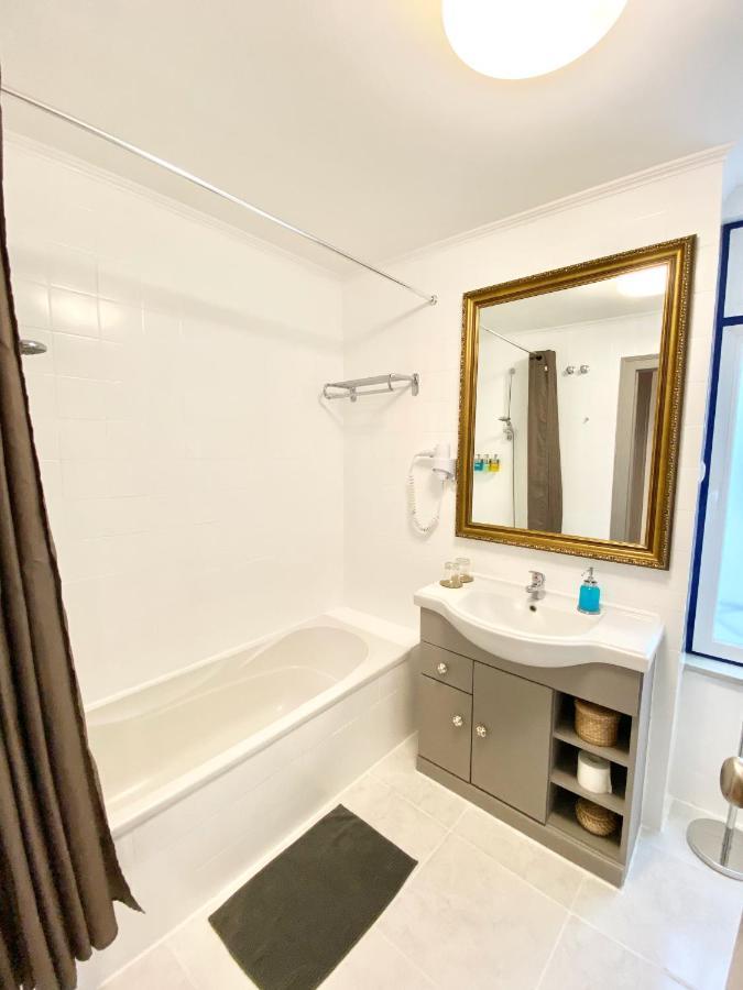 Apartment Luxury Vintage Apartment By Myplaceforyou, At The City Centre Next To Marques De Pombal Lissabon