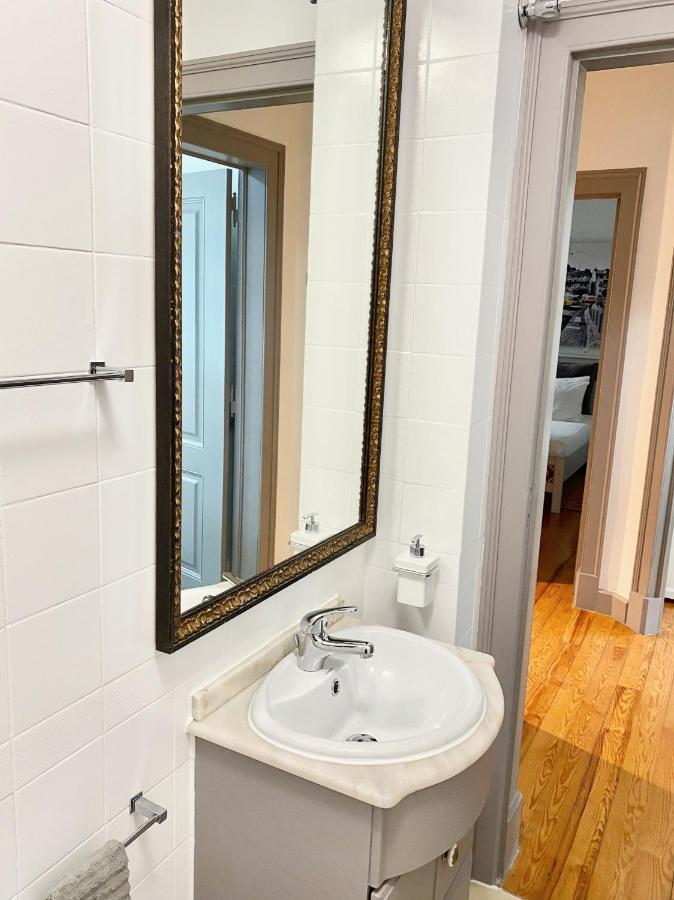 Apartment Luxury Vintage Apartment By Myplaceforyou, At The City Centre Next To Marques De Pombal Lissabon